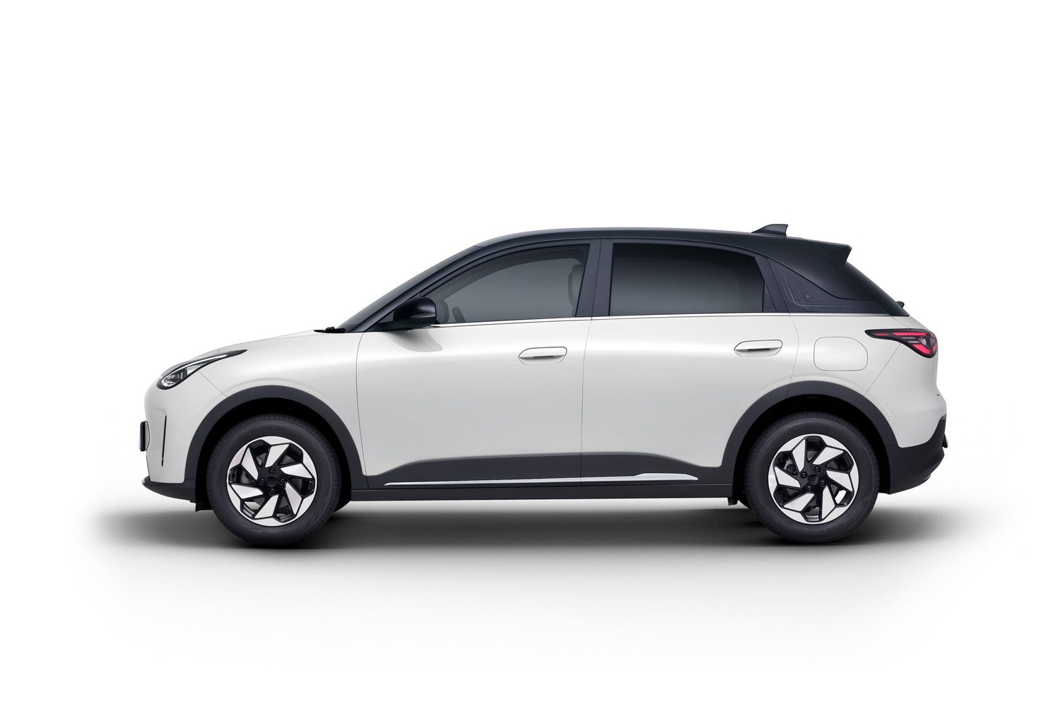 Geely EX2 in Moon White